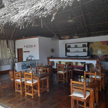 ホテル Africa Dream Bungalow Kiwengwa キウェンワ エクステリア 写真