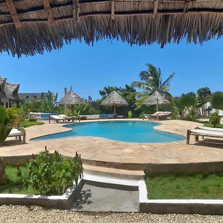 ホテル Africa Dream Bungalow Kiwengwa キウェンワ エクステリア 写真