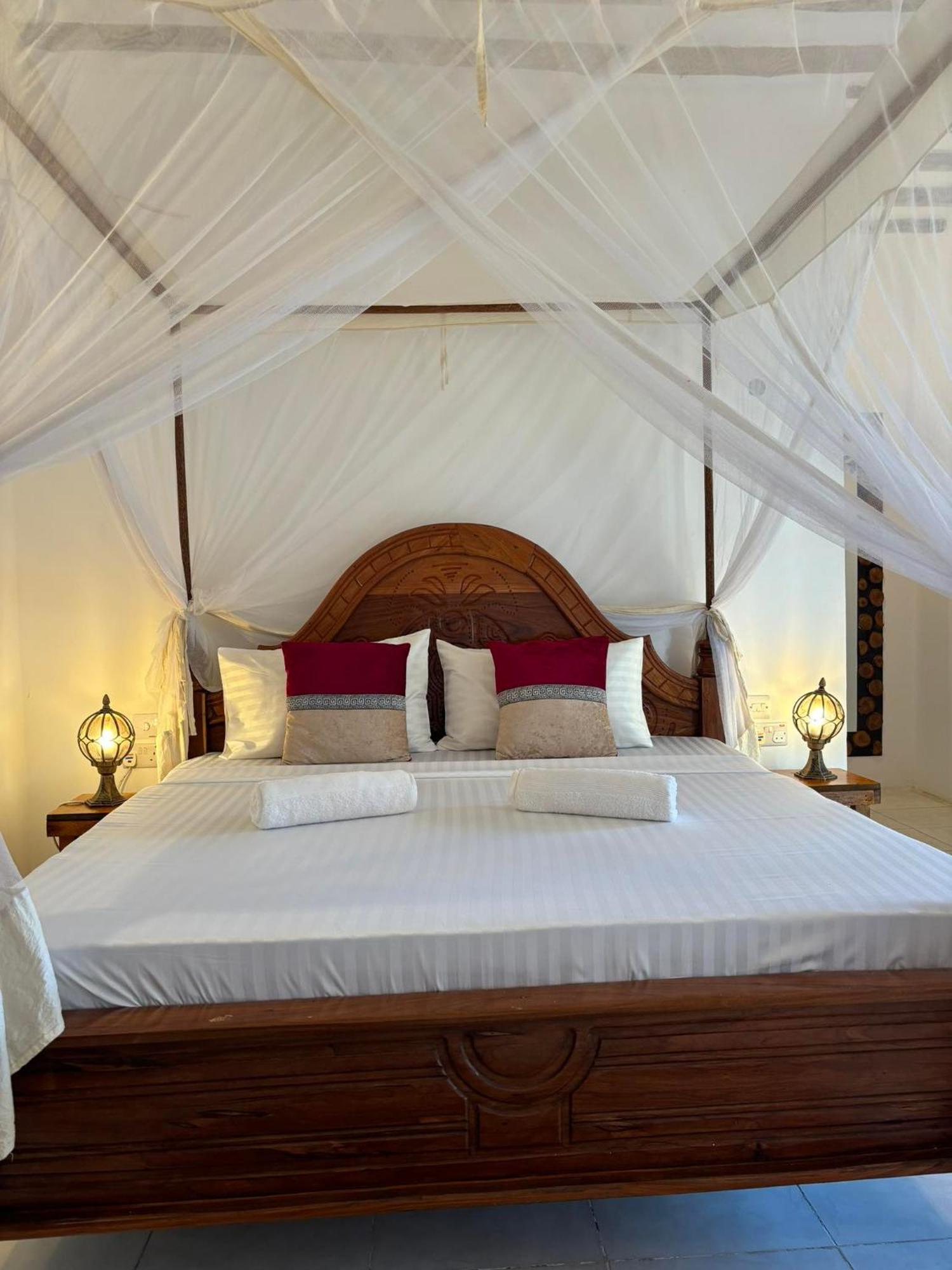 ホテル Africa Dream Bungalow Kiwengwa キウェンワ エクステリア 写真