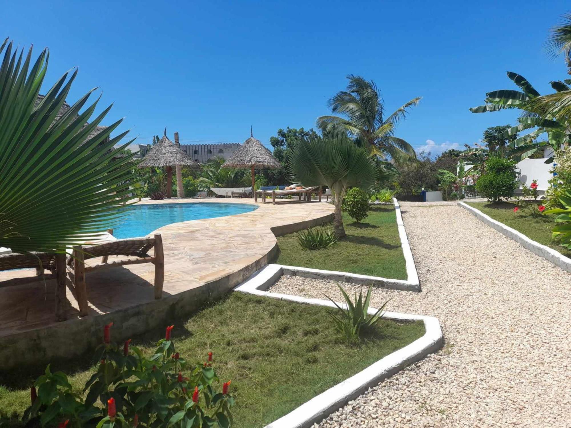 ホテル Africa Dream Bungalow Kiwengwa キウェンワ エクステリア 写真