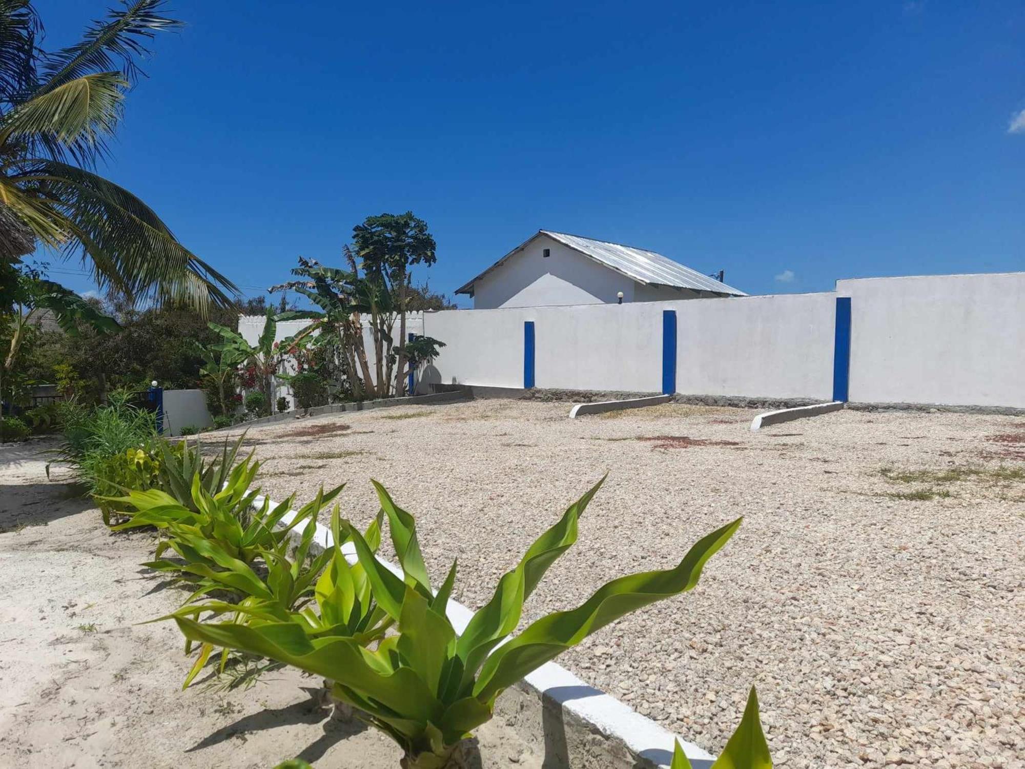 ホテル Africa Dream Bungalow Kiwengwa キウェンワ エクステリア 写真