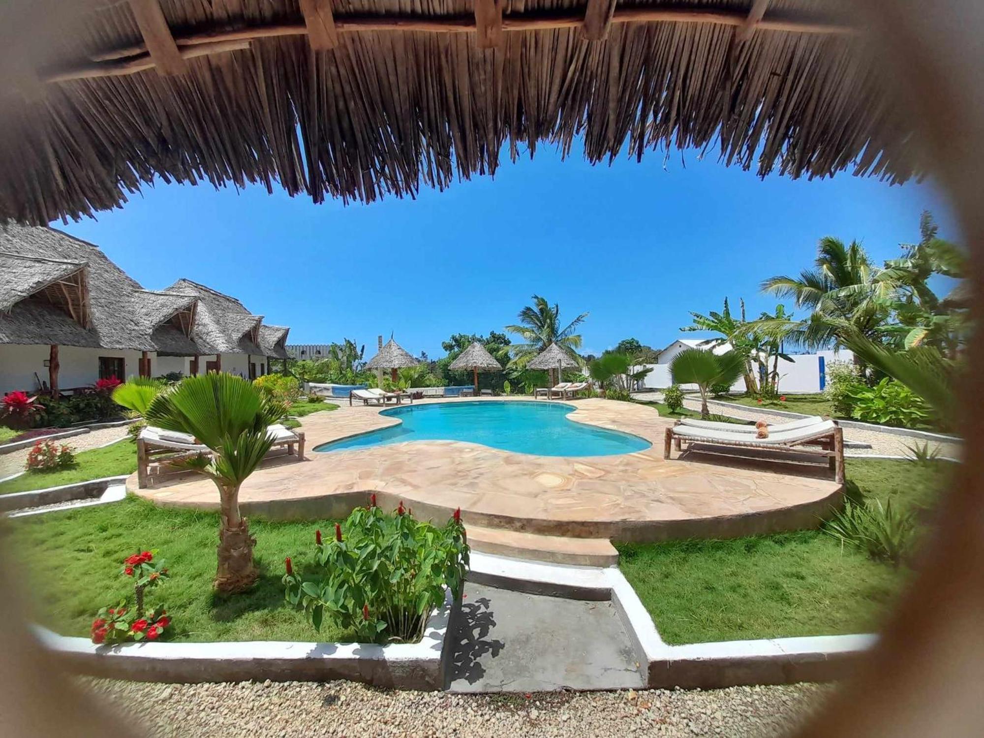 ホテル Africa Dream Bungalow Kiwengwa キウェンワ エクステリア 写真