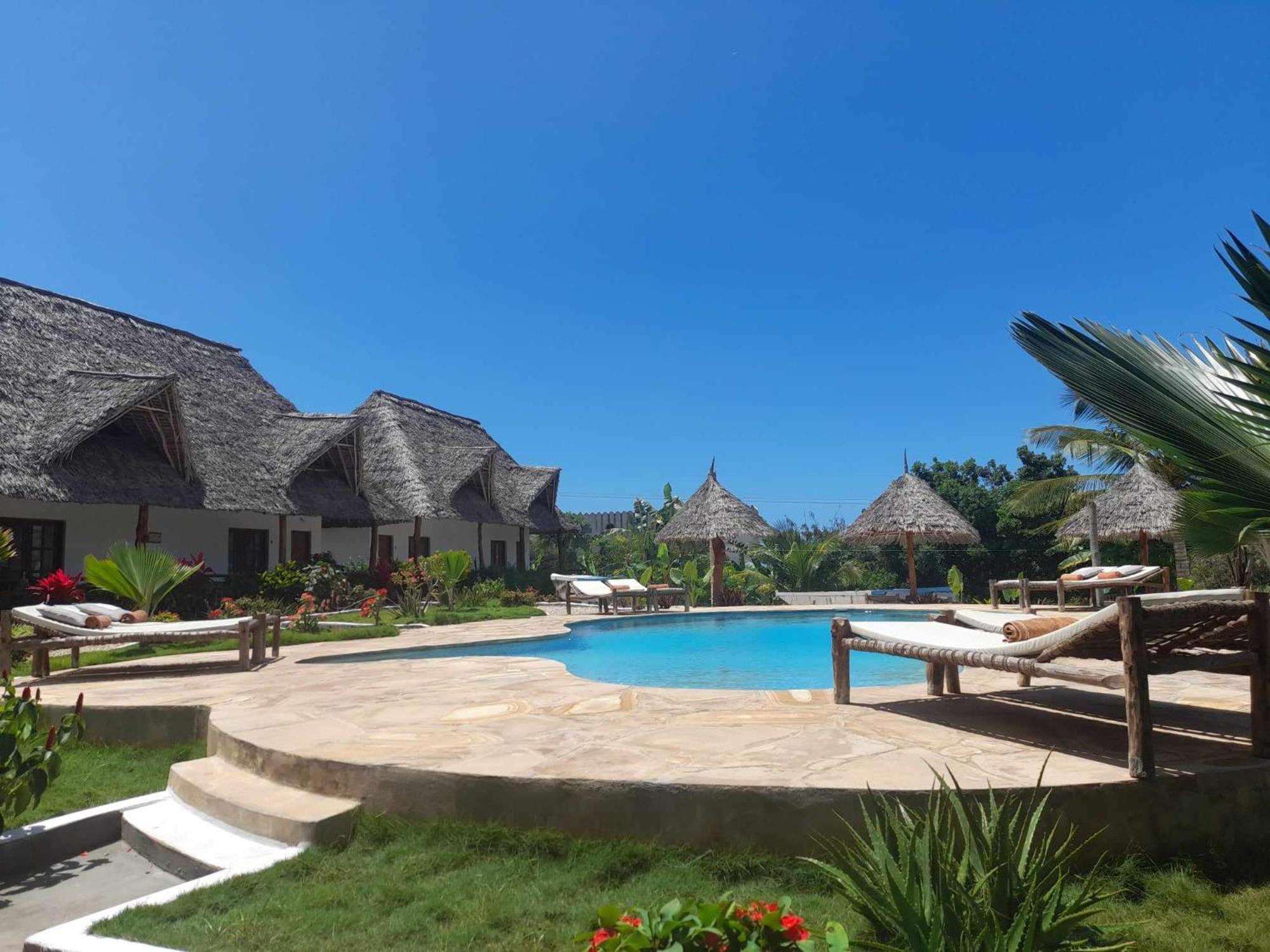 ホテル Africa Dream Bungalow Kiwengwa キウェンワ エクステリア 写真