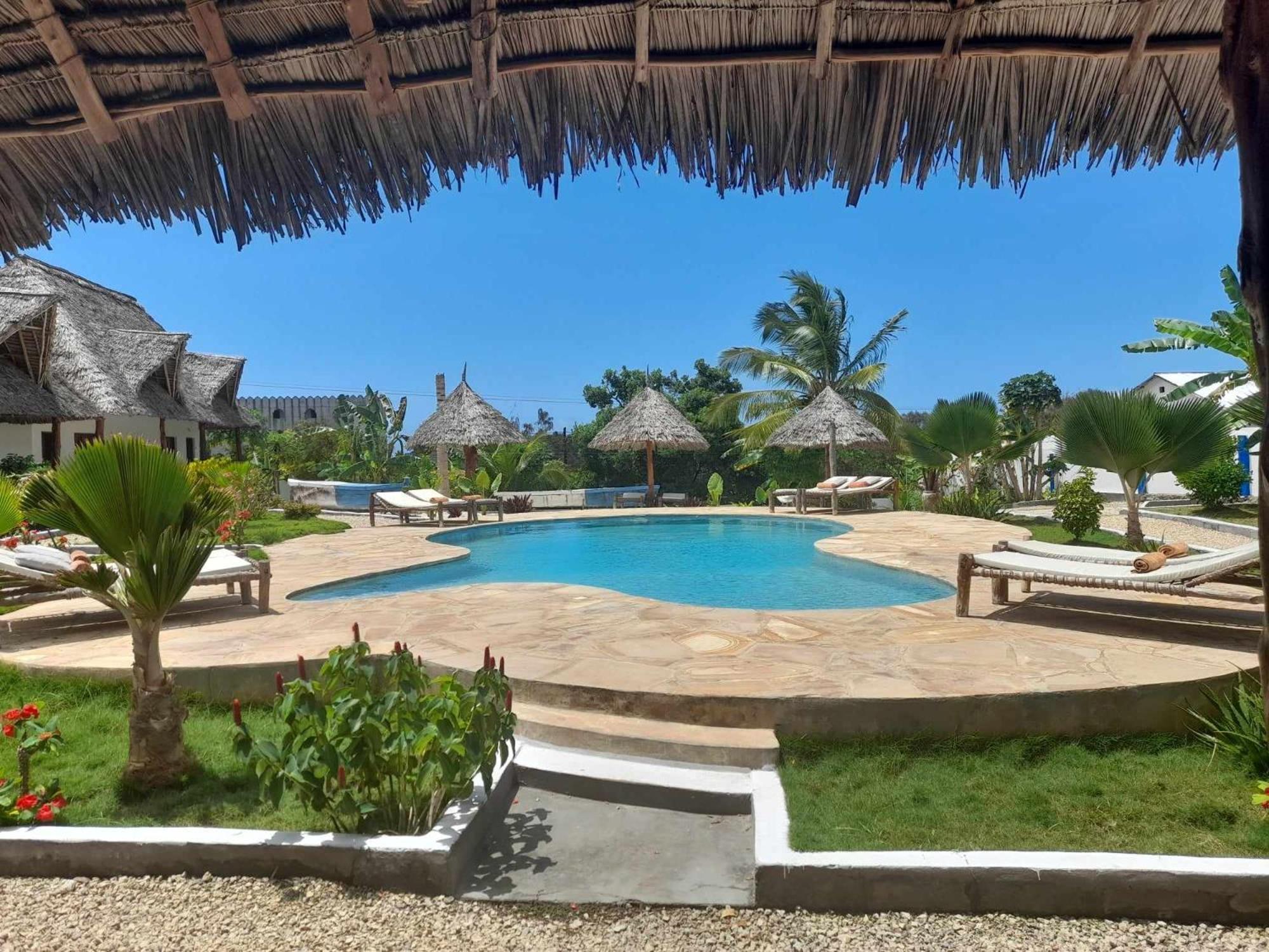 ホテル Africa Dream Bungalow Kiwengwa キウェンワ エクステリア 写真