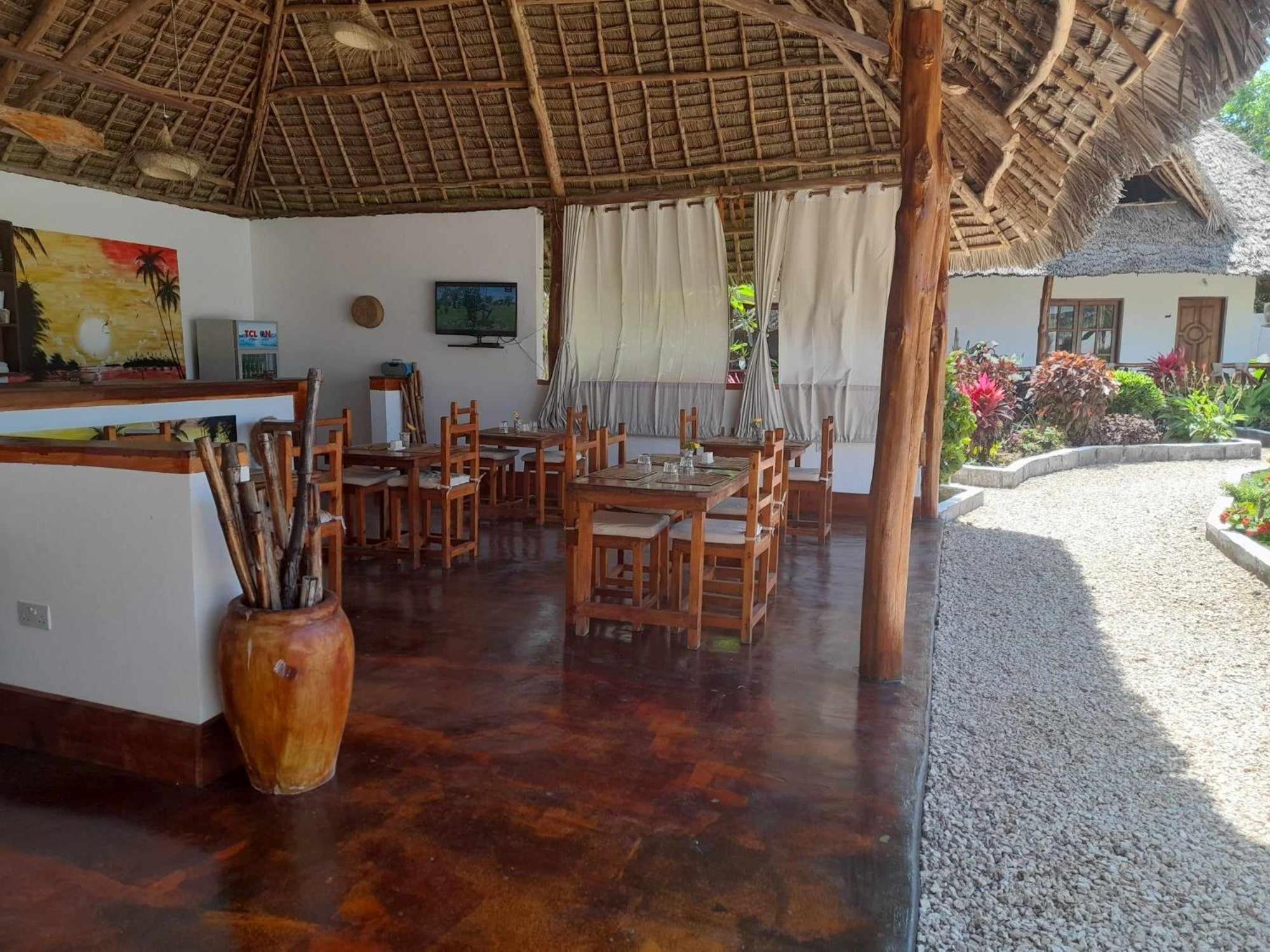 ホテル Africa Dream Bungalow Kiwengwa キウェンワ エクステリア 写真