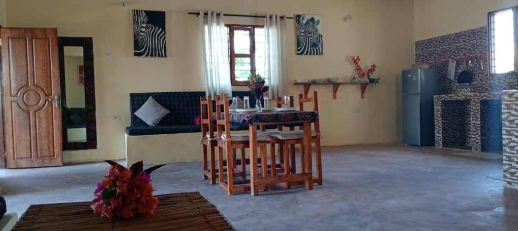 ホテル Africa Dream Bungalow Kiwengwa キウェンワ エクステリア 写真