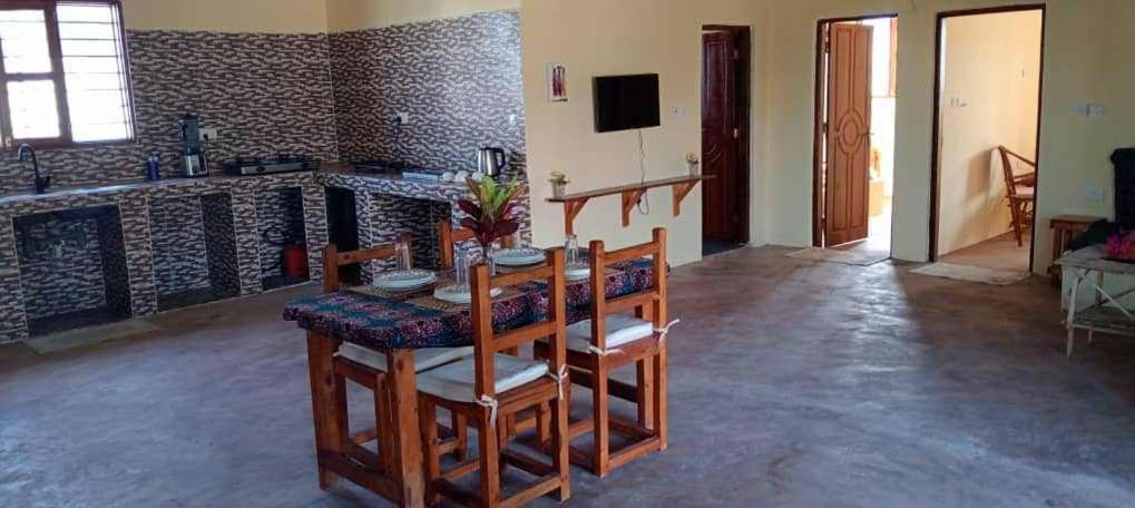 ホテル Africa Dream Bungalow Kiwengwa キウェンワ エクステリア 写真
