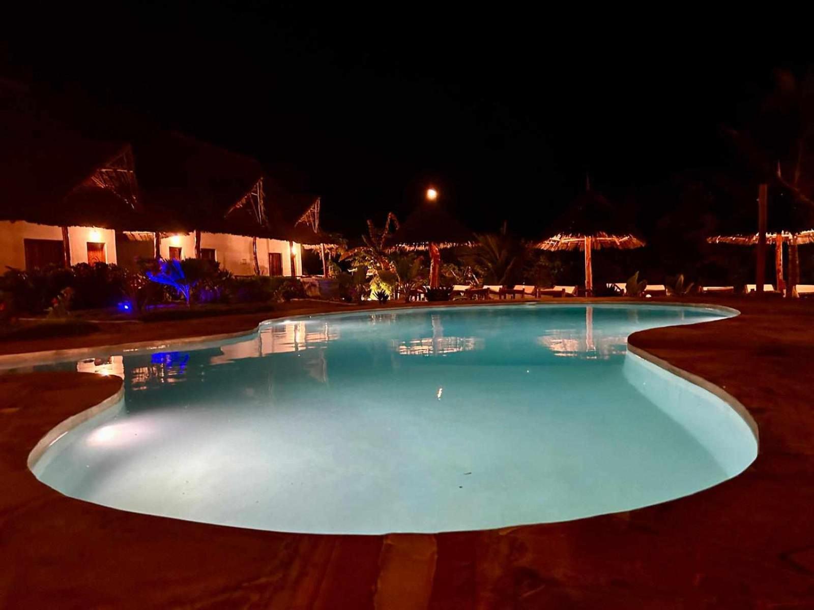 ホテル Africa Dream Bungalow Kiwengwa キウェンワ エクステリア 写真