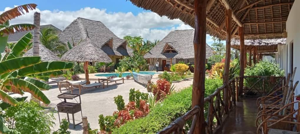 ホテル Africa Dream Bungalow Kiwengwa キウェンワ エクステリア 写真