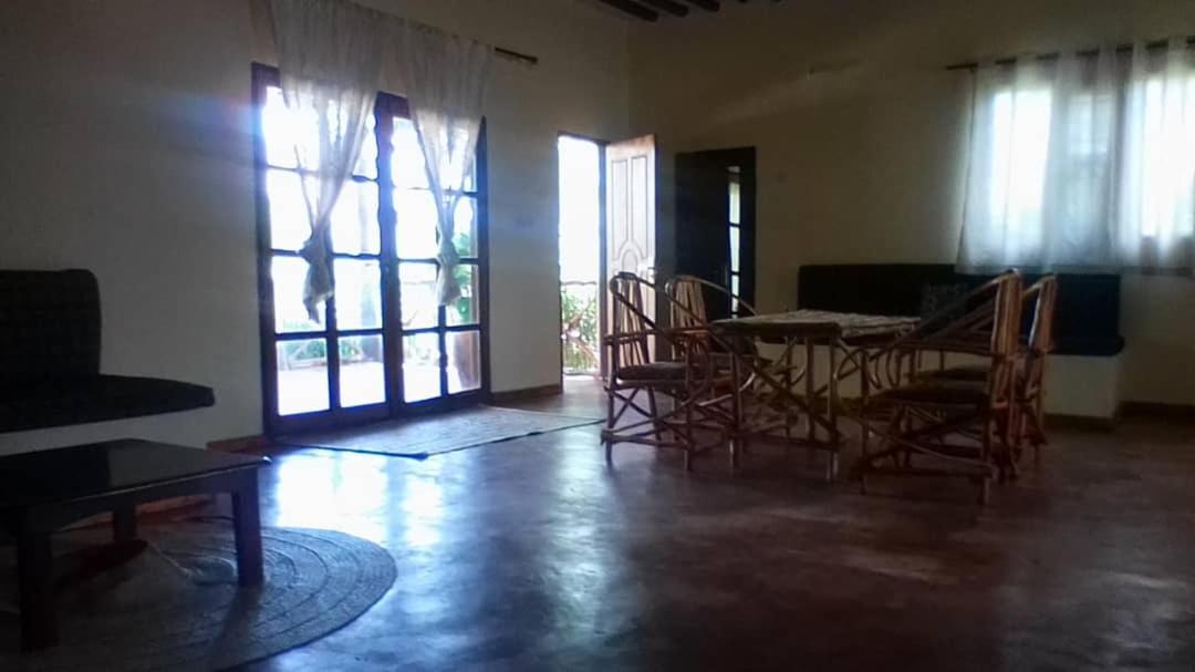 ホテル Africa Dream Bungalow Kiwengwa キウェンワ エクステリア 写真